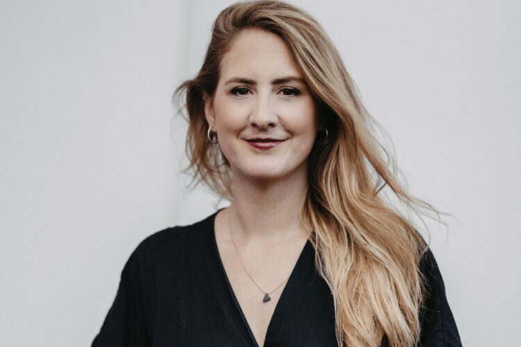 IOS Beraterin und systemische Coach Lara Hahn.