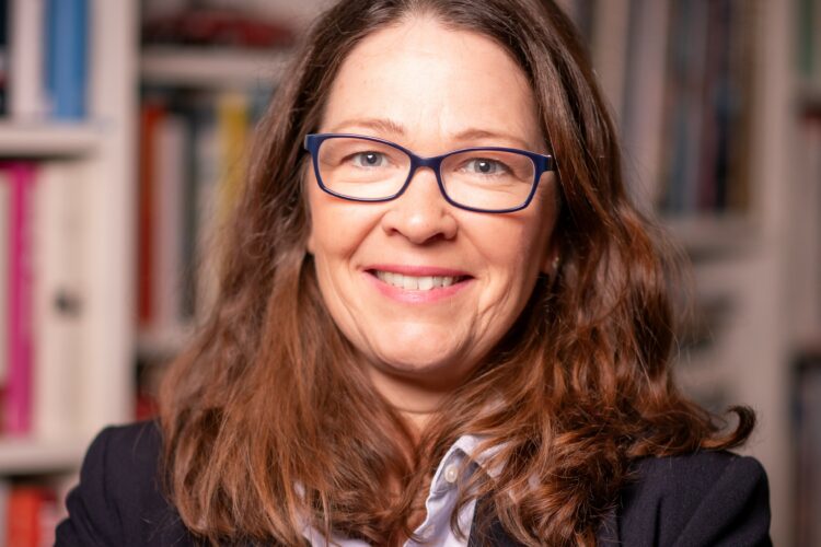 Myrna Stuckert - Personalexpertin, Systemische Organisationsberaterin, Business Coach und Trainerin