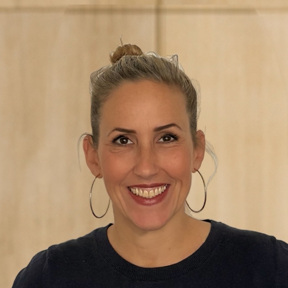 Nora Böhm ist Dein Kontakt zum IOS Institut.