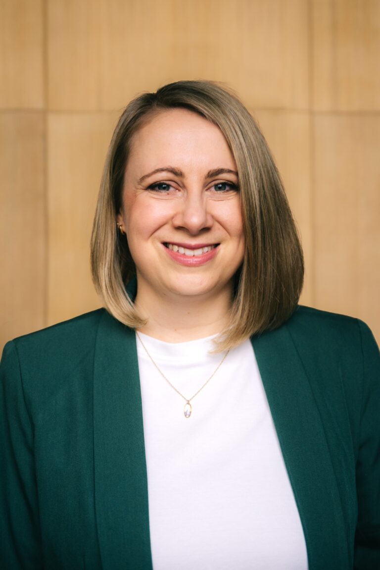 Vera Podlinksi ist Beraterin am IOS Institut.